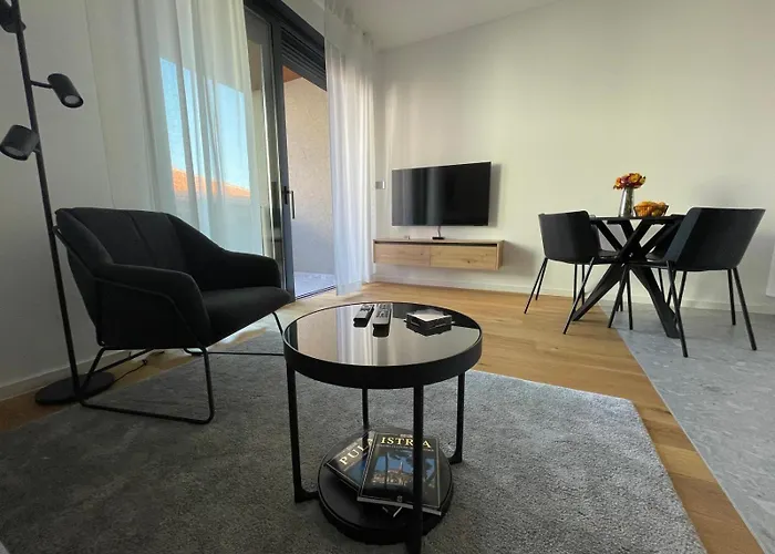 Domus Centrum With Free Parking Apartment Pula