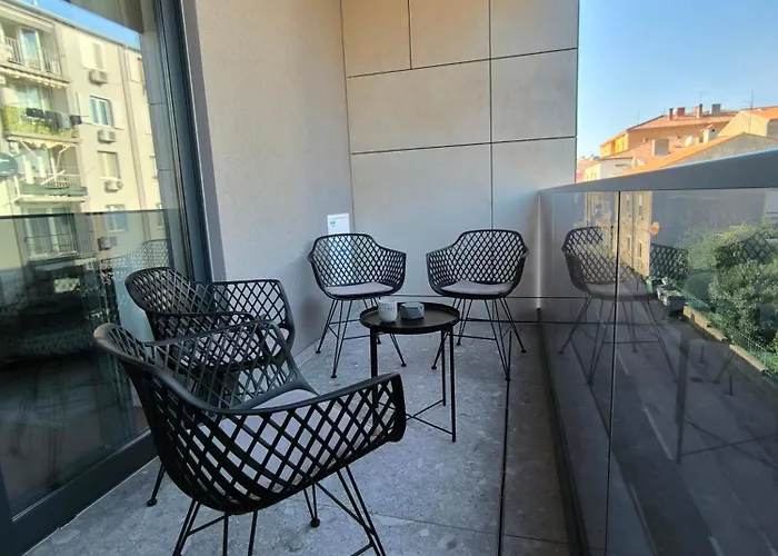 Domus Centrum With Free Parking Apartment Pula